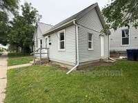 Building Photo - 517 13th St S