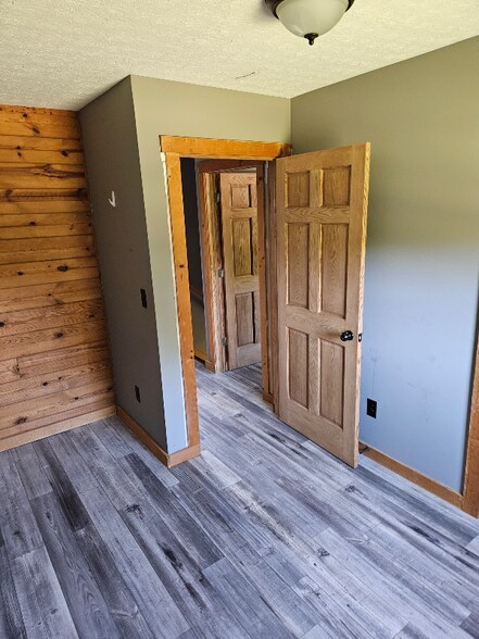 Building Photo - 2020 Rhodelia Rd