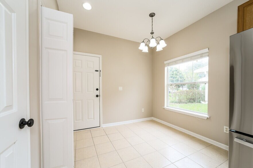 Building Photo - 375 Summercove Cir