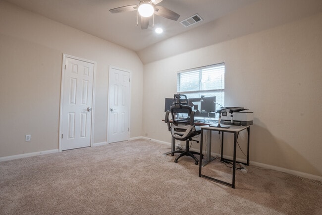 Building Photo - 917 Cavalry Ride Trail