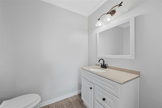 Building Photo - 8303 Los Ranchos Dr