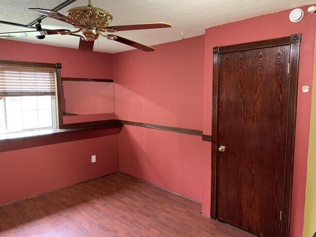 Building Photo - 6403 River Mill Dr