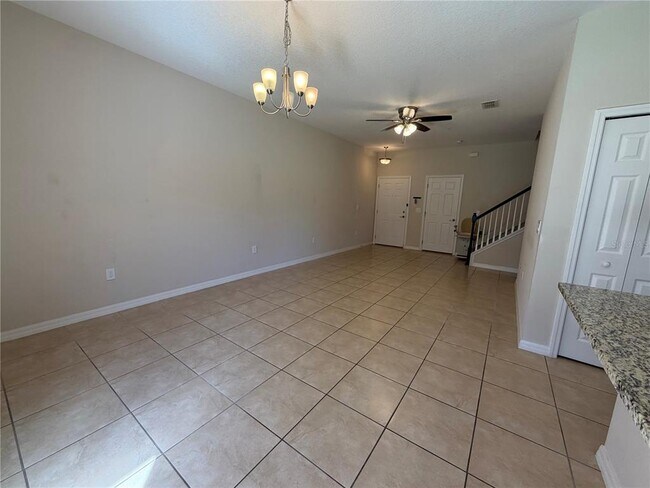 Building Photo - 2432 Seven Oaks Dr