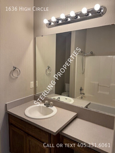 Building Photo - 1636 High Cir