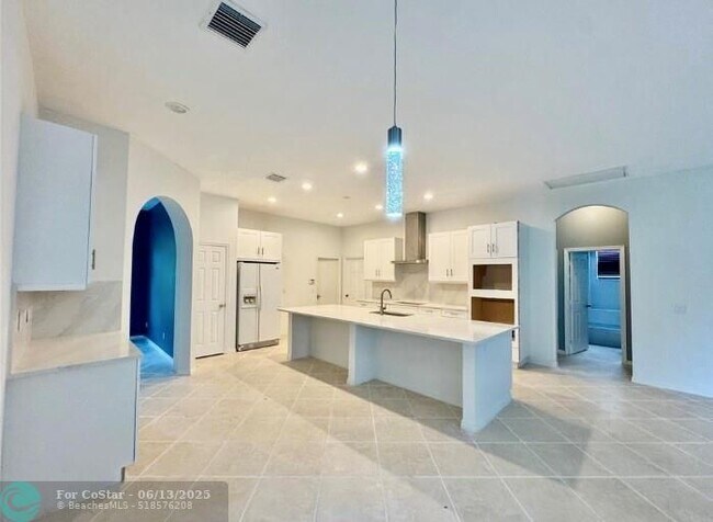Building Photo - 2811 Serenity Cir S