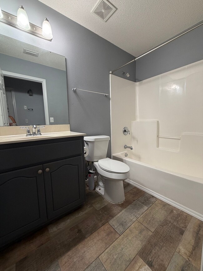 Building Photo - 109 Yuri Dr
