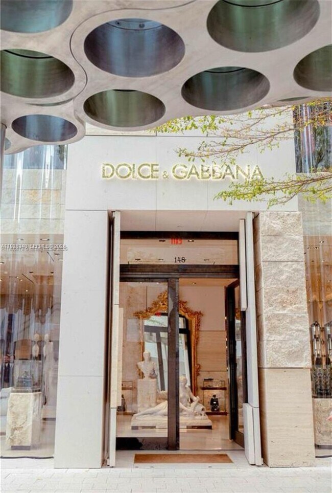 Building Photo - 524 NE 65th St