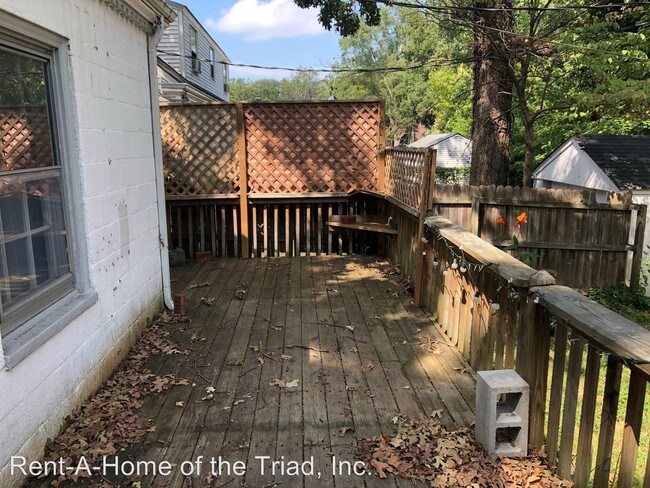 Building Photo - 4 br, 1.5 bath House - 413 S Chapman Street