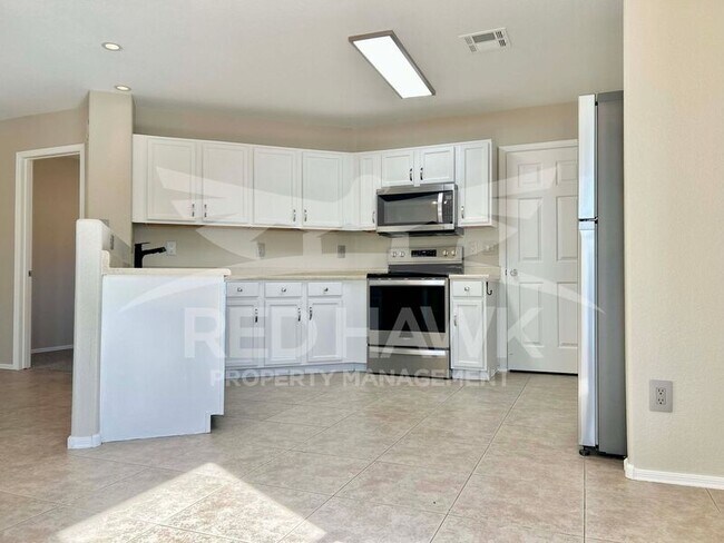 Building Photo - 2280 E Hazeltine Way