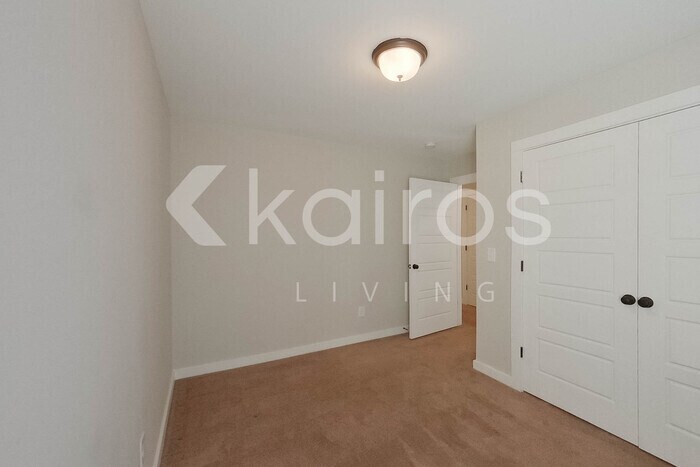 Building Photo - 44 Maple Leaf Dr