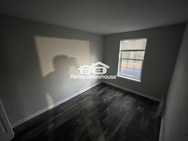 Building Photo - 1331 Stockett Square