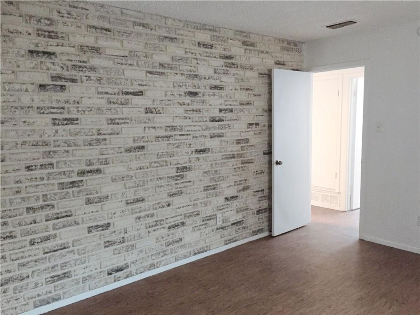 Building Photo - 6840 Margaret Dr