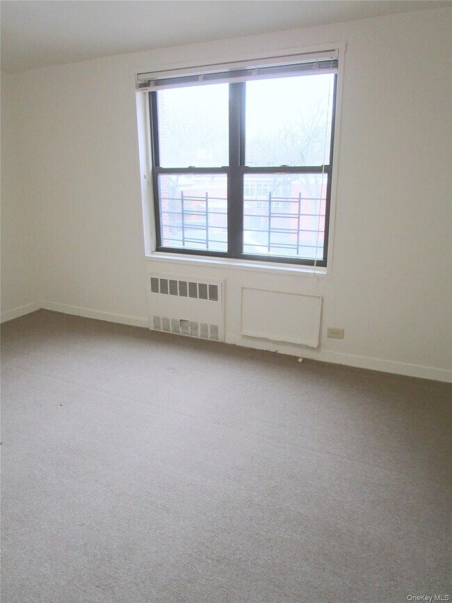 Building Photo - 123 Valentine Ln