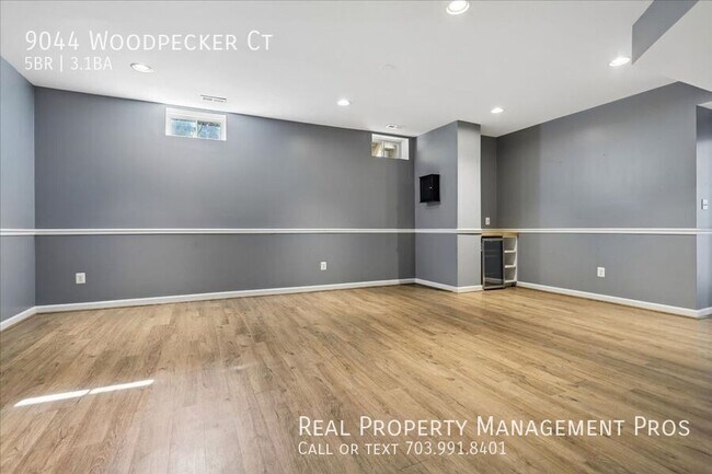 Building Photo - 9044 Woodpecker Ct