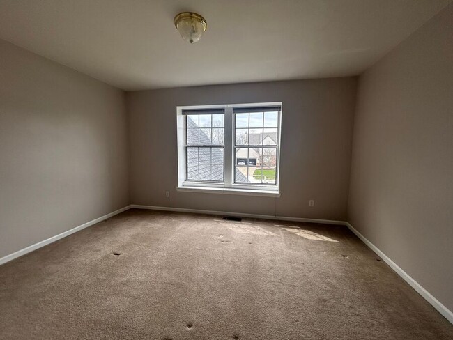 Building Photo - 281 Bay Pointe Dr