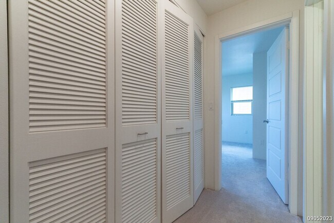 Building Photo - $3,350 / 2br - 1119ft2 - Beautifully Maint...