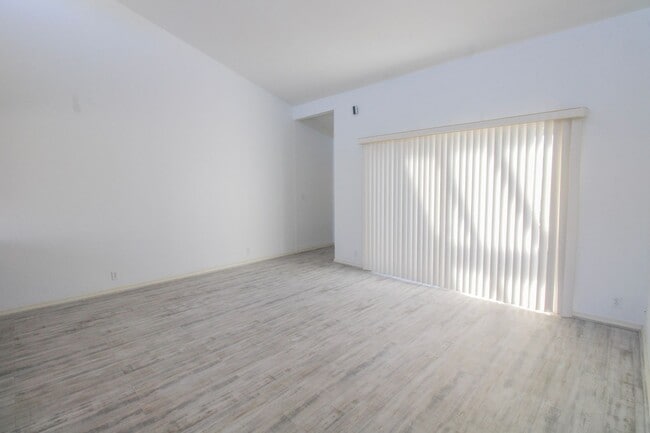 Building Photo - 111 Newport Ave