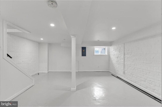Building Photo - 4007 4th St NW