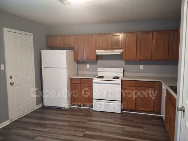 Building Photo - 1115 Crowne Pointe Dr