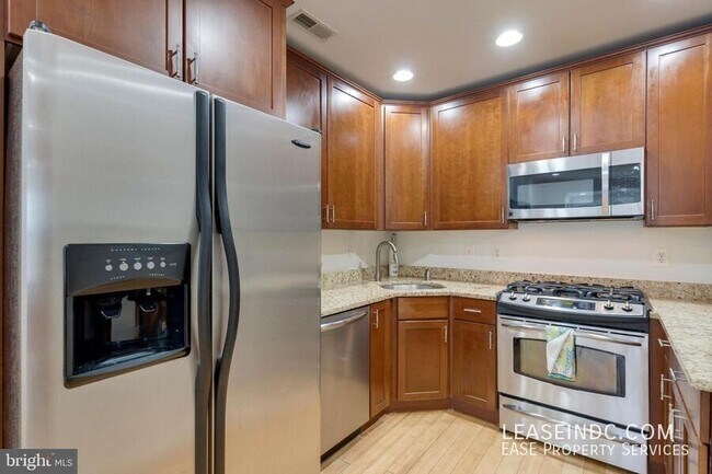 Building Photo - 21 Q St NW