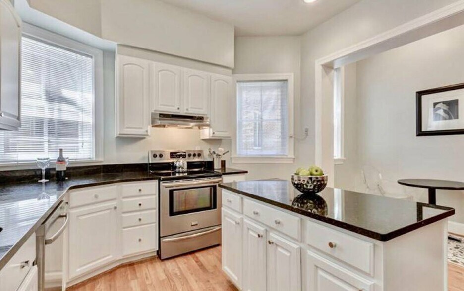 Building Photo - 1306 Fairmont St NW