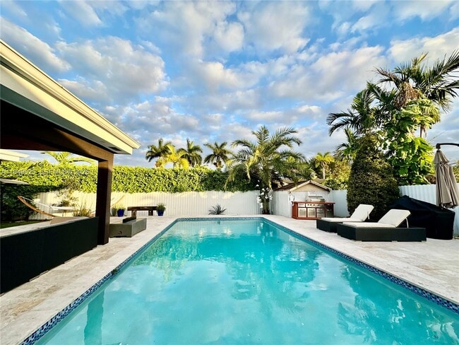 Building Photo - 2665 SW 119th Ct