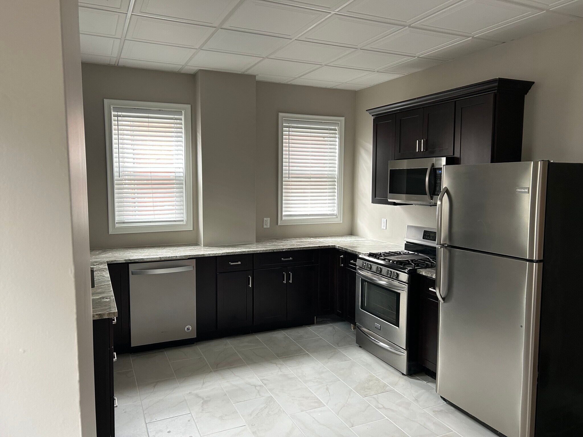 Building Photo - 4054 Howley St