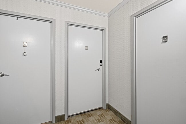 Building Photo - $2,140.95 2-Bed, 2-Bath Condo In Perfect Denver Location!