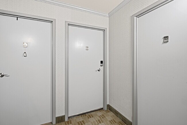 Building Photo - $2,240.95 2-Bed, 2-Bath Condo In Perfect Denver Location!