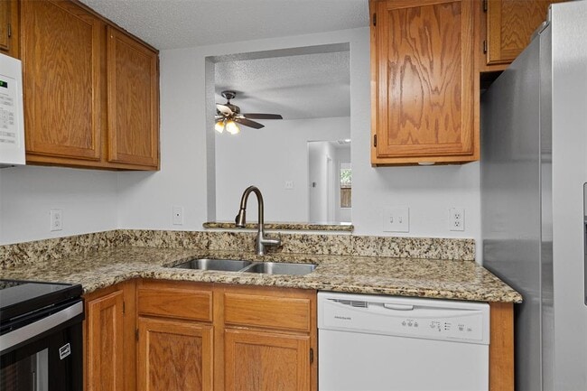 Building Photo - 2602 Alcott Ln