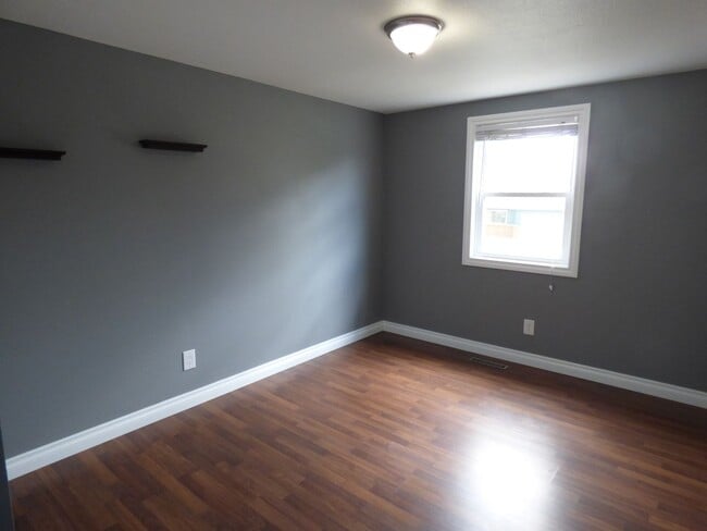 Building Photo - 4 Bedroom home in Loveland