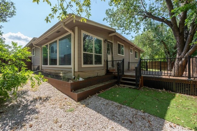 Building Photo - 8404 Hornet Dr