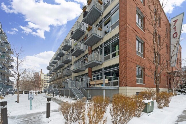 Building Photo - 710 N 4th St