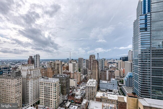 Building Photo - 111 S 15th St