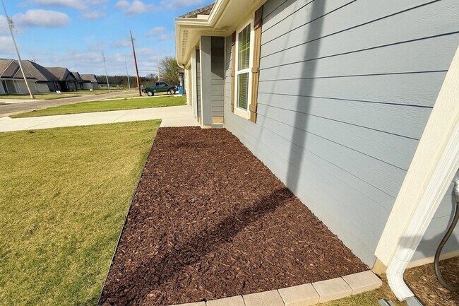 Building Photo - 292 Sunnyside Dr