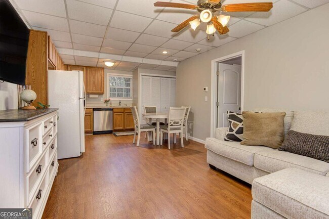 Building Photo - 2535 Hickory Rd