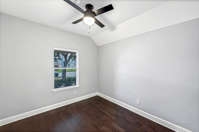 Building Photo - 22435 Stamford Brook Ct