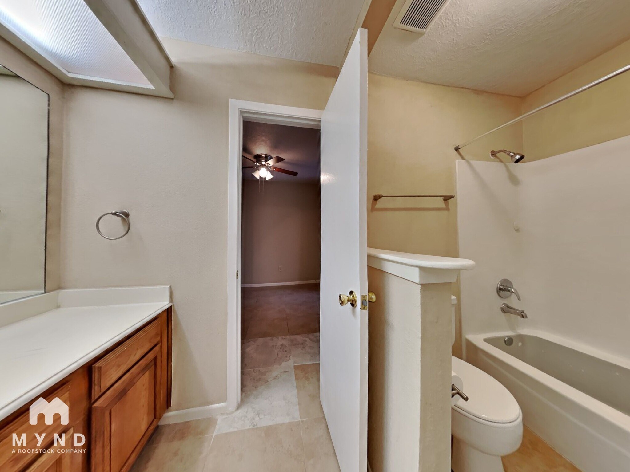 Building Photo - 3430 Deer Valley Dr