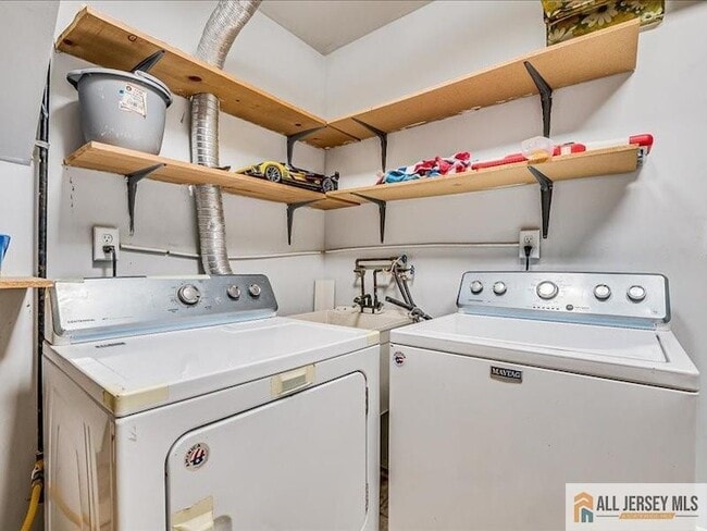 Building Photo - 11 Hyde Ave