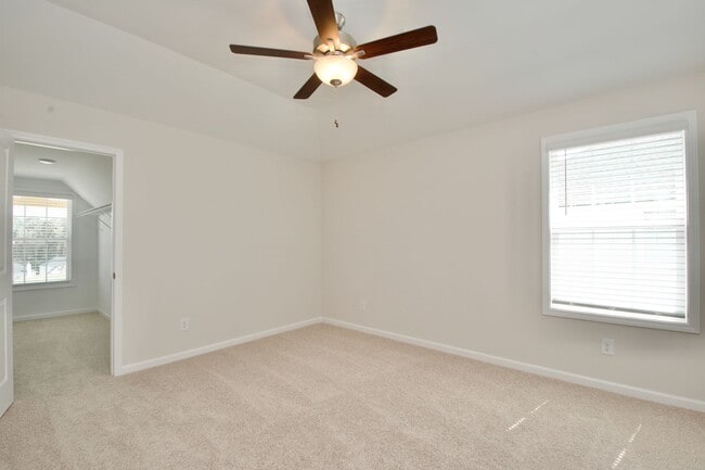 Building Photo - Brand New Hugston Home Near Lee Scott Acad...