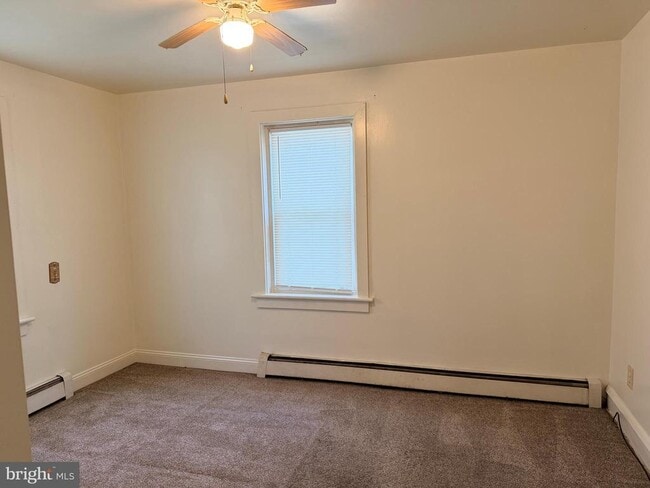 Building Photo - 604 S Main St