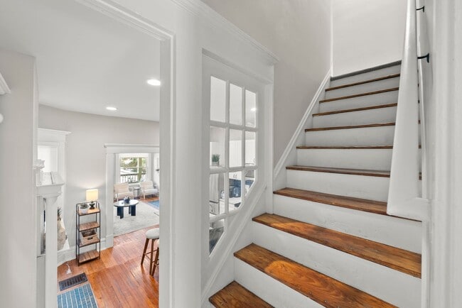 Building Photo - Executive Furnished Rental in Olde Towne East