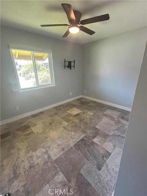 Building Photo - 808 Orchard Dr