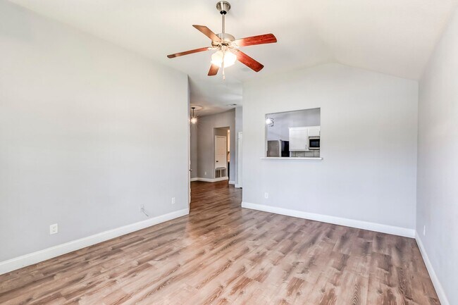Building Photo - 2930 Saulsbury Dr
