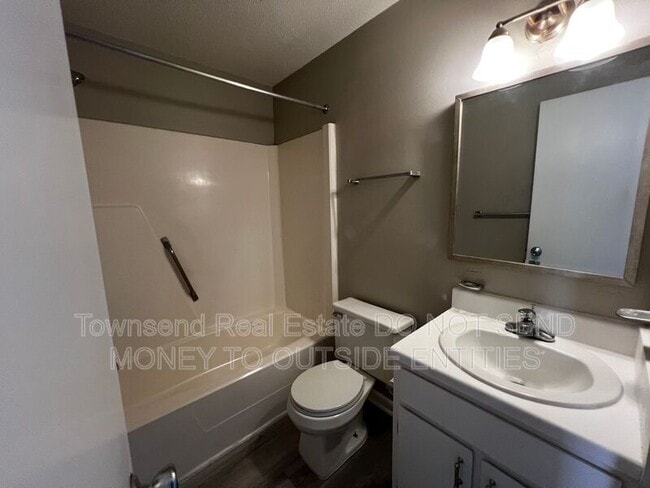 Building Photo - 5874-F Century Oaks Drive