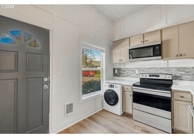 Building Photo - Remodeled One Bedroom Apartment in North Salem