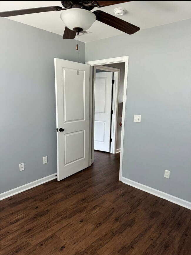 Building Photo - 516 Brawley St