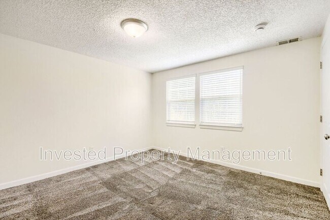 Building Photo - 7956 S Vincennes Way
