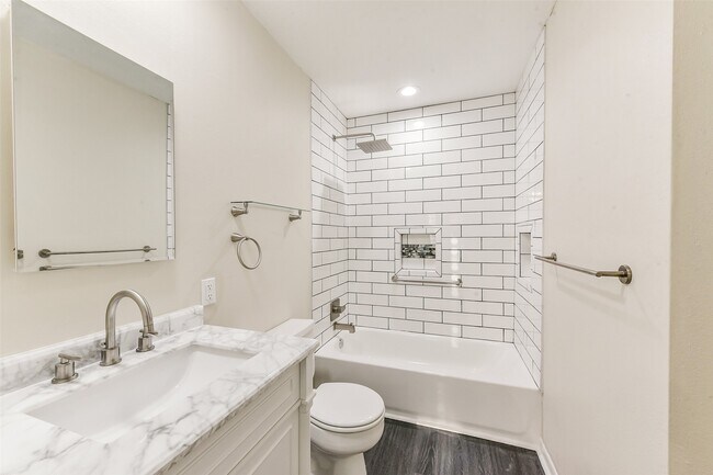 Building Photo - 3602 Alice St