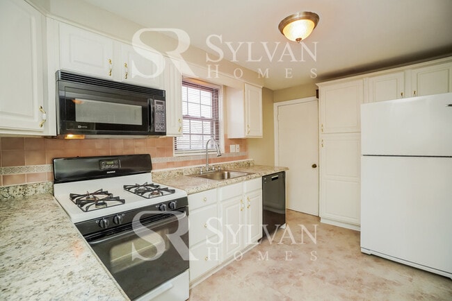 Building Photo - The Lifestyle You Deserve.